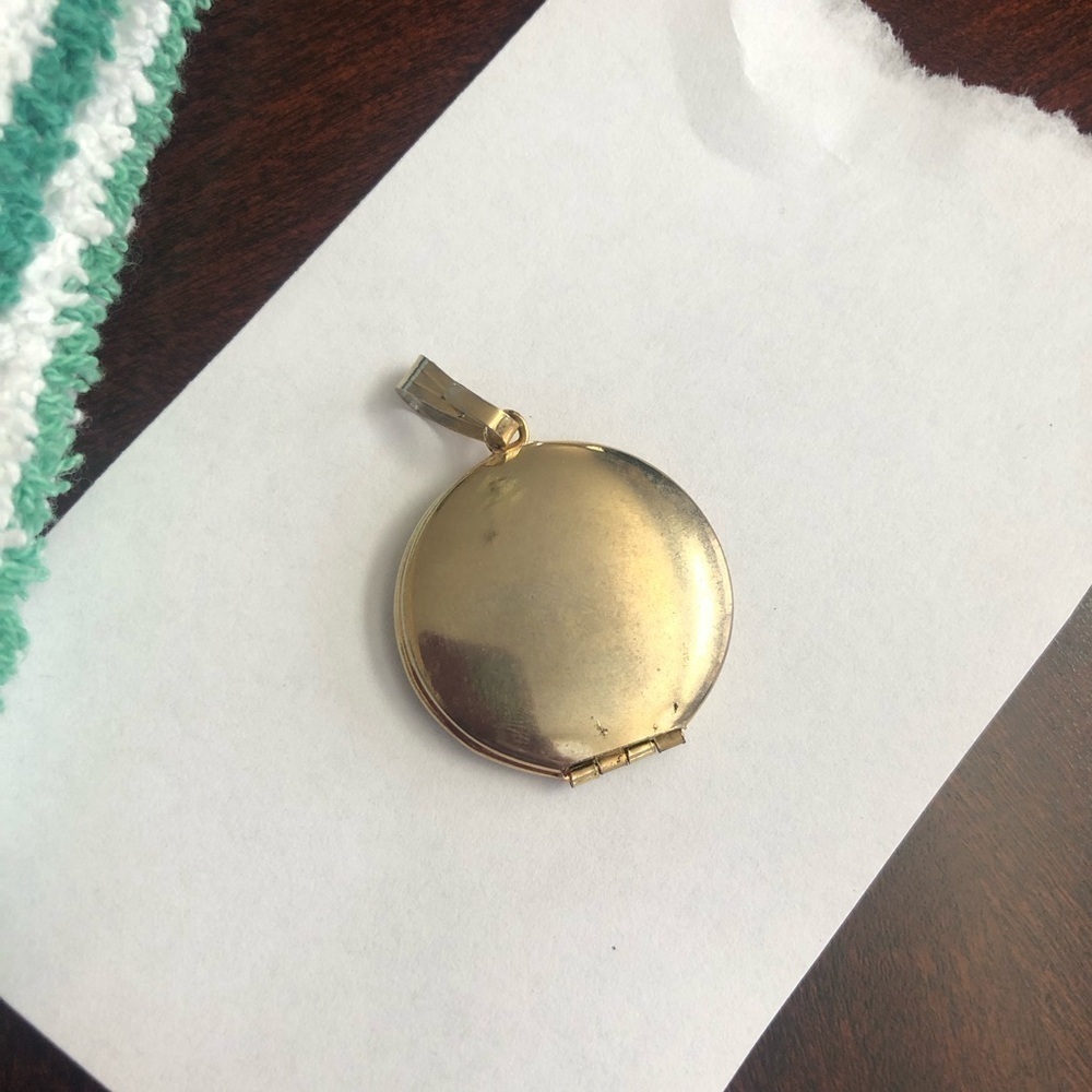 Vintage Gold Tone Pendant - Picture 2 of 4